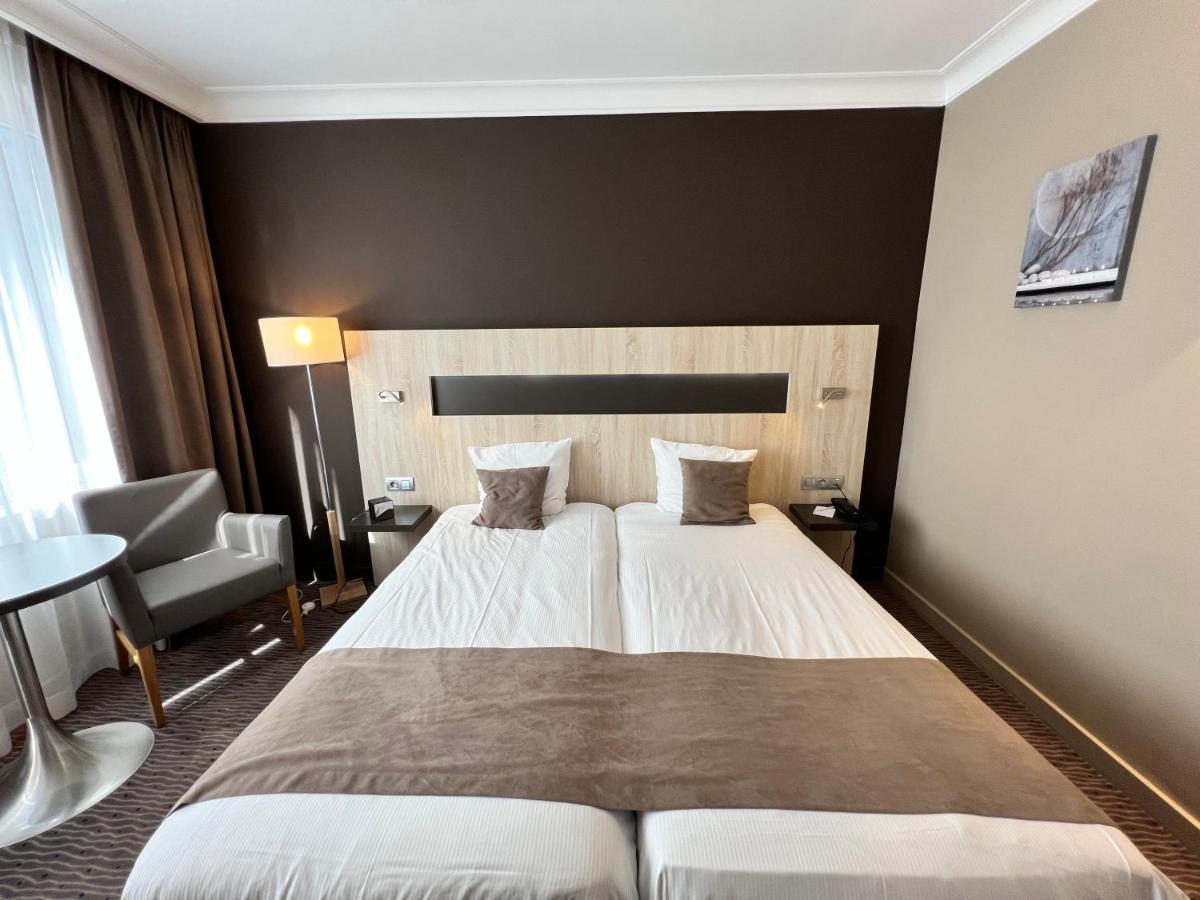 Western Royal Centre Hotel 3*